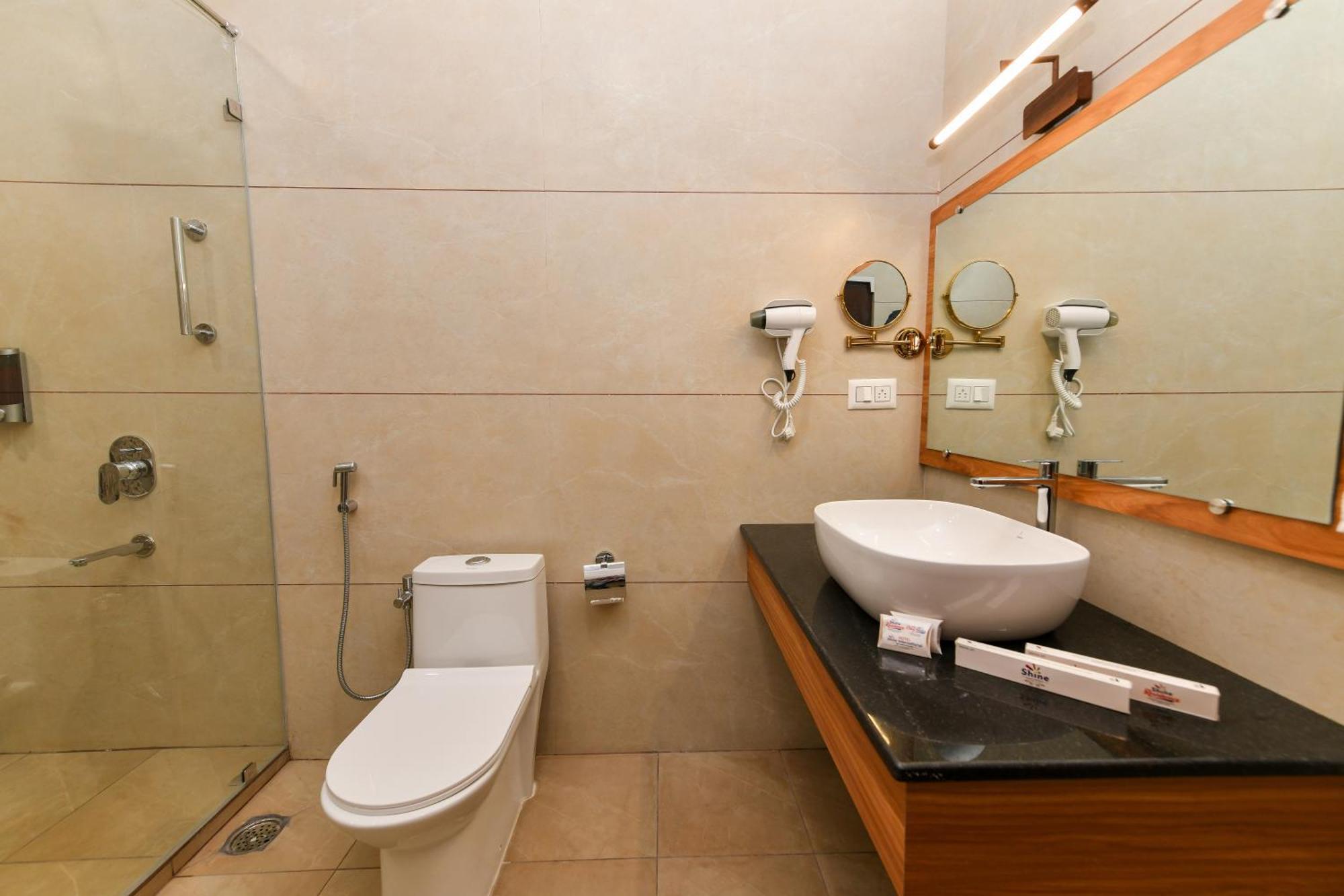 Hotel Shine International Mysore Ngoại thất bức ảnh
